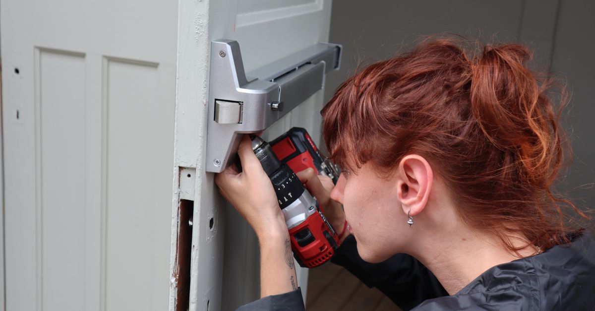 deadbolt installation — Hunter Locksmithv